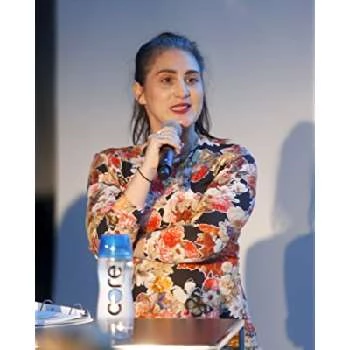 Lesley Arfin - Age, Bio, Career, Family, Wiki, Networth & More