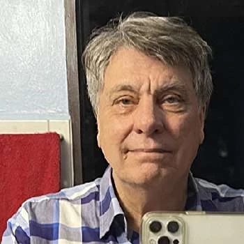 Leslie Oliver Biography