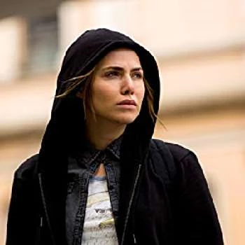 Letícia Colin Biography