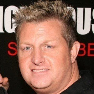 Gary Levox Biography