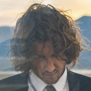Dean Lewis Biography