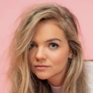Hannah Jane Lewis Biography