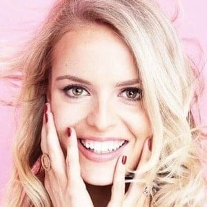 Alexandra Light Biography