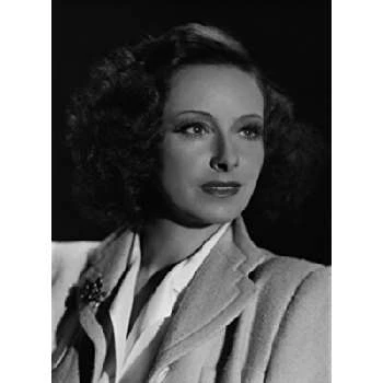 Lili Muráti - Age, Bio, Birthdate, Family, Networth & More