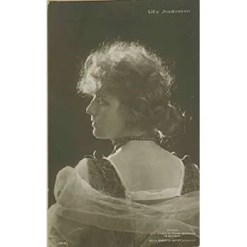 Lilly Jacobson - Age, Bio, Career, Family, Wiki, Networth & More