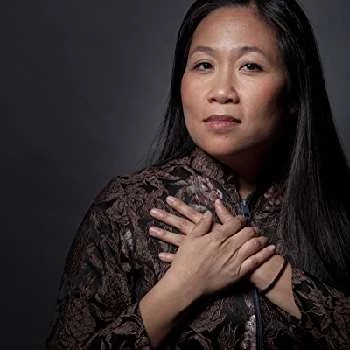 Lily Tung Crystal - Age, Bio, Birthdate, Family, Networth & More