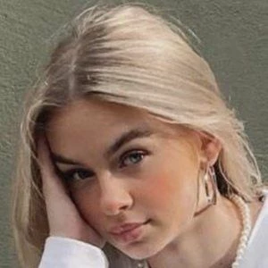 LilyMaeXO Biography