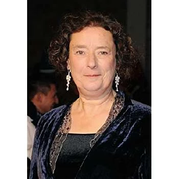 Linda Bassett - Family, Bio, Birthday, Family, Income & More