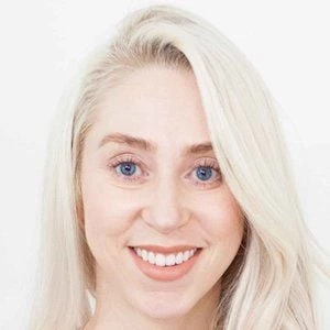 Elle Lindquist Biography