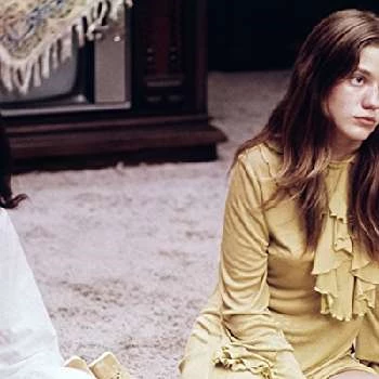 Linnea Heacock - Age, Bio, Birthdate, Family, Networth & More