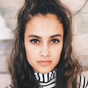 Molly Linnea - Networth, Bio,Birthdate, Family, Wiki & More