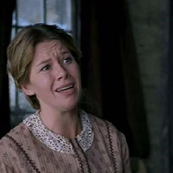 Linzi Hateley - Wiki, Bio, Networth, Birthdate, Family & More