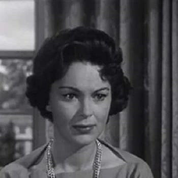 Lisa Daniely - Family, Bio, Birthday, Family, Income & More