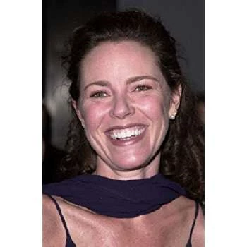 Lisa Darr Biography