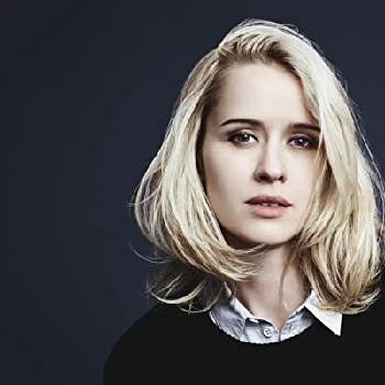 Lisa Henni - Biography, Birthday, Family, Wki, Networth & More