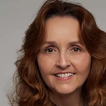 Lisa Rae Ring - Age, Bio, Birthdate, Family, Networth & More