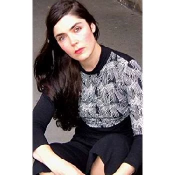 Lisa Stuart - Age, Bio, Birthdate, Family, Networth & More