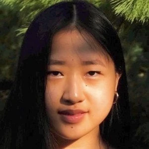 Jackie Liu - Family, Bio, Birthday, Family, Income & More