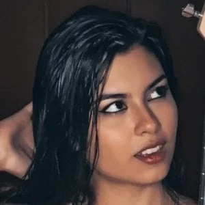 Larissa Liveir Biography