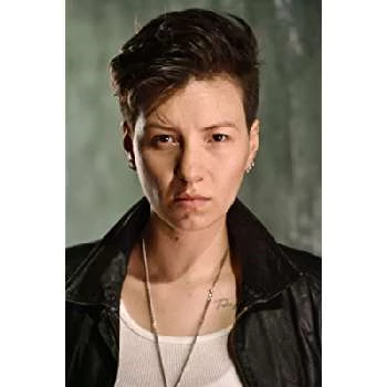 Liz Trevi - Age, Bio, Birthdate, Family, Networth & More