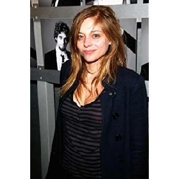 Lizzie Brocheré Biography