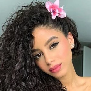 Alyssa Lloyd Biography