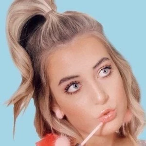 Logan Alexandra - Networth, Bio, Wiki, Family, Birthday, Networth & More