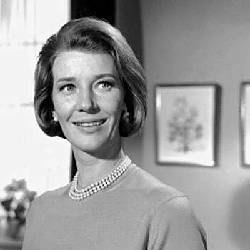 Lois Maxwell - Parents, Networth, Bio, Birthdate, Family Wiki & More