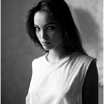 Lola Le Lann - Adderess, Bio, Birthdate, Family, Wiki & More