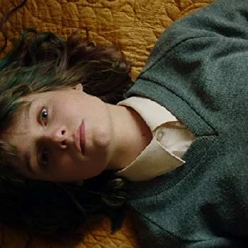 Lola Petticrew - Age, Bio, Birthdate, Family, Networth & More