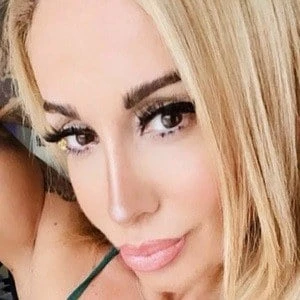 Victoria Lomba Biography