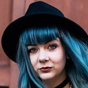 Zoe London Biography