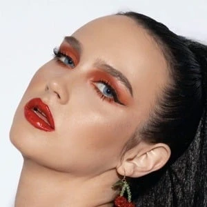 Samantha Long - Networth, Biography, Birthdate, Family & More