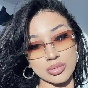 Victoria Loopz Biography