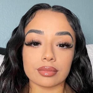 Adriana Lopez - Family, Bio, Birthday, Family, Income & More