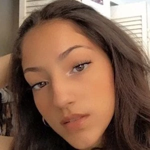 Emily Lopez - Family, Bio, Birthdate,Age, Networth , Wiki& More