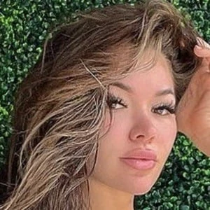Genesis Mia Lopez Biography