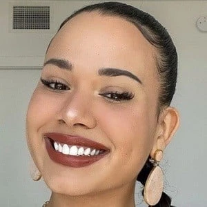 Natalia Lorenzo - Biography, Birthdate, Family, Networth & More