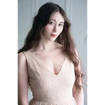 Louisa Capulet - Age, Bio, Birthdate, Family, Networth & More