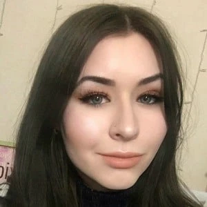 Katie Louise Biography