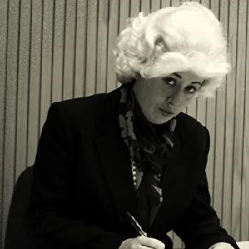 Louise Michelle Scott - Age, Bio, Birthdate, Family, Networth & More