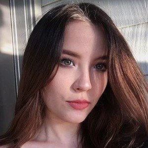 Nicole Love Biography