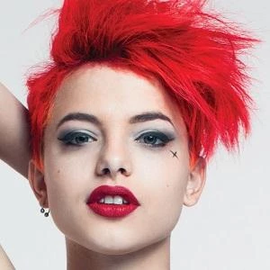 Nia Lovelis Biography