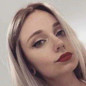 Madii Lowe - Family, Bio, Birthday, Family, Income & More