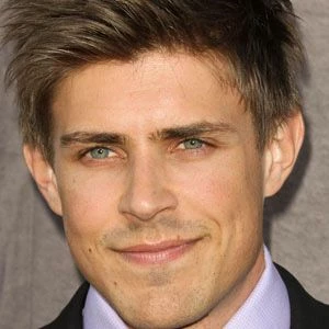 Chris Lowell Biography