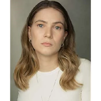 Lowri Izzard - Age, Bio, Birthdate, Family, Networth & More