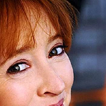 Lucinda Clare - Age, Bio, Birthdate, Family, Networth & More