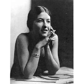 Luella Gear - Age, Height, Birthdate, Bio, Family, Networth & More