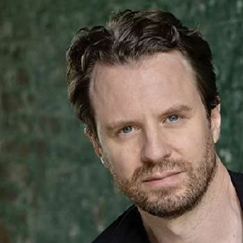 Luke Mably Biography
