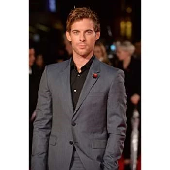 Luke Treadaway Biography